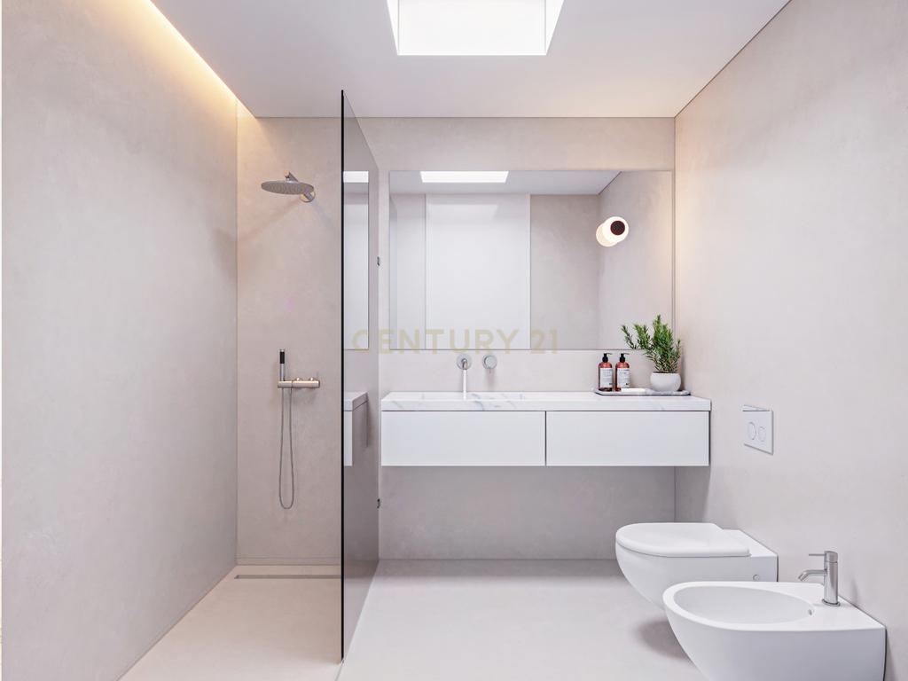 Moradia T1 com logradouro privado no centro histórico de Viana - Image 5